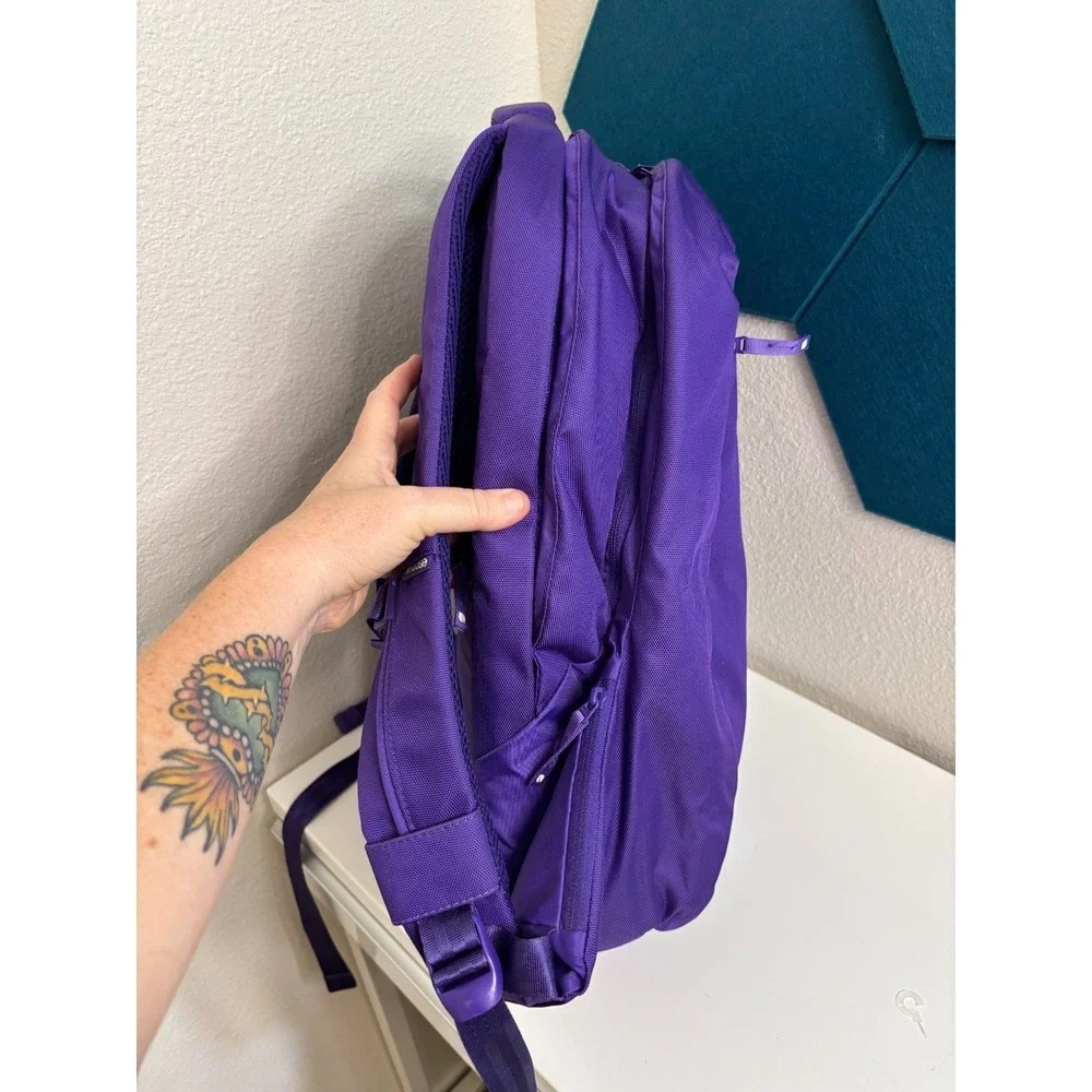 Incase Purple Laptop Backpack Padded Sleeve Deluxe Pockets Macbook 17